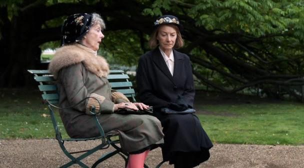 Кадр из фильма Вверх и вниз по лестнице / Upstairs Downstairs (2010)