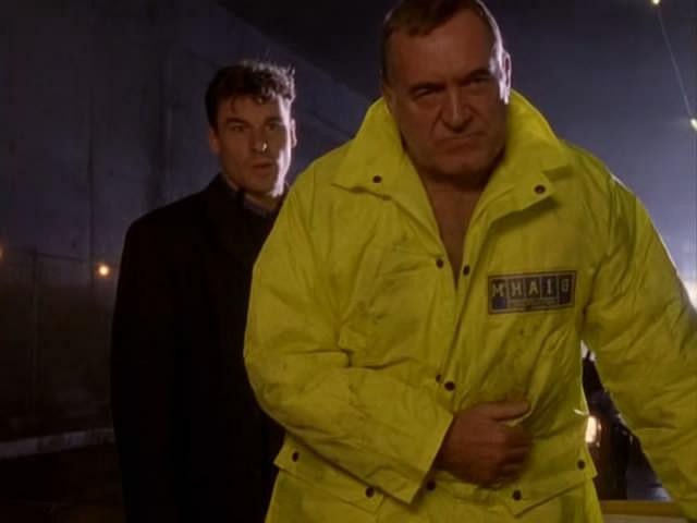 Кадр из фильма Электронные жучки / Bugs (1995)