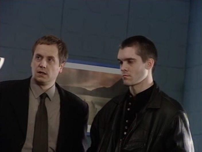 Кадр из фильма Агентство «Золотая пуля» / 16+ (2002)