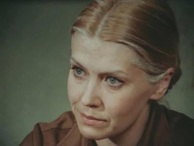 Кадр из фильма Долгая дорога в дюнах (1980)
