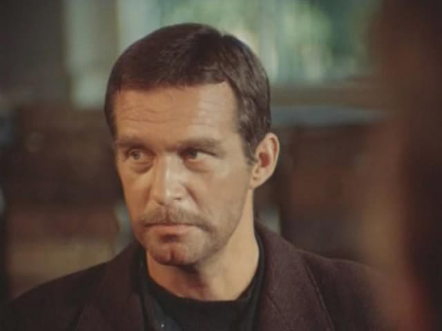 Кадр из фильма Долгая дорога в дюнах (1980)