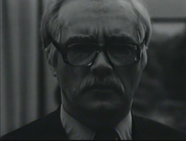 Кадр из фильма Рожденная революцией (1974)
