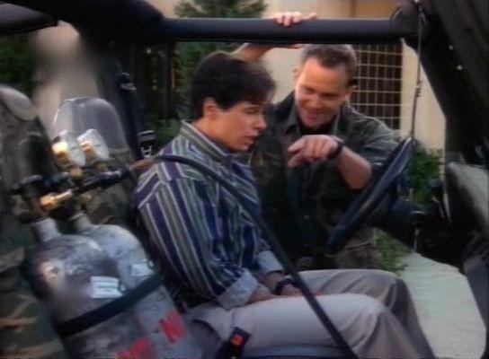 Кадр из фильма Чудеса науки / Weird Science (1994)