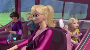 Кадры из фильма Барби и ее сестры в Сказке о пони / Barbie &amp; Her Sisters in A Pony Tale (2013)