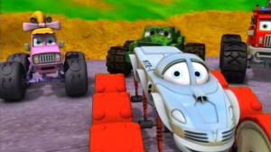 Кадры из фильма Метеор и крутые тачки / Bigfoot Presents: Meteor and the Mighty Monster Trucks (2006)