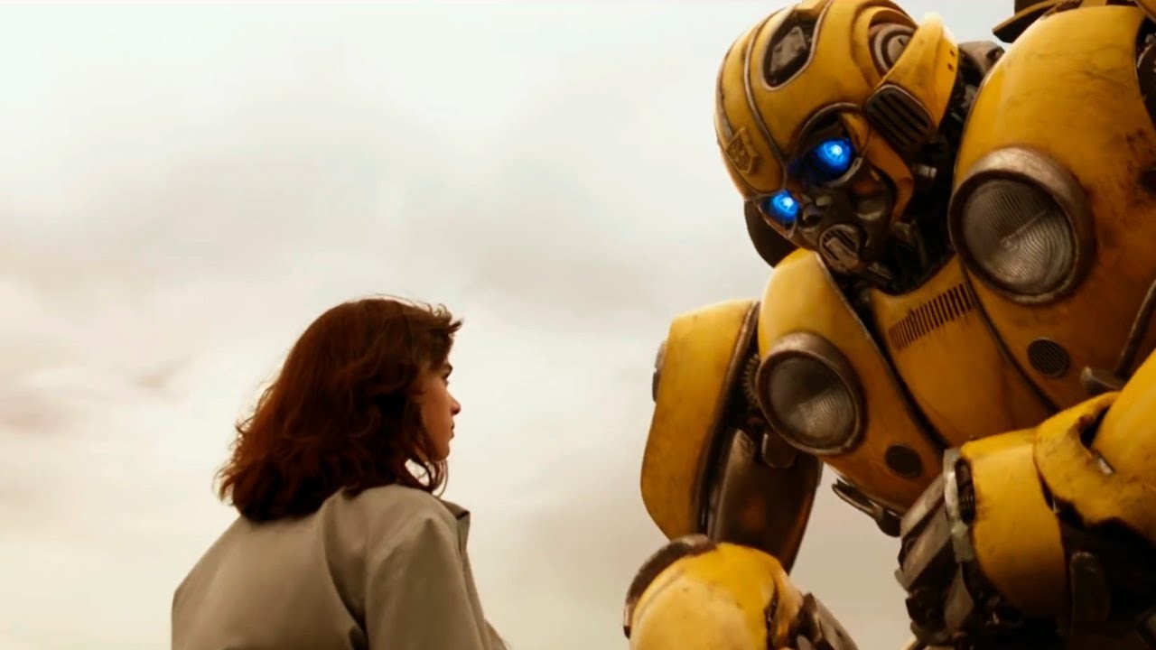 Кадр из фильма Бамблби / Bumblebee (2018)
