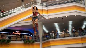 Кадры из фильма Чудо-женщина: 1984 / Wonder Woman 1984 (2020)