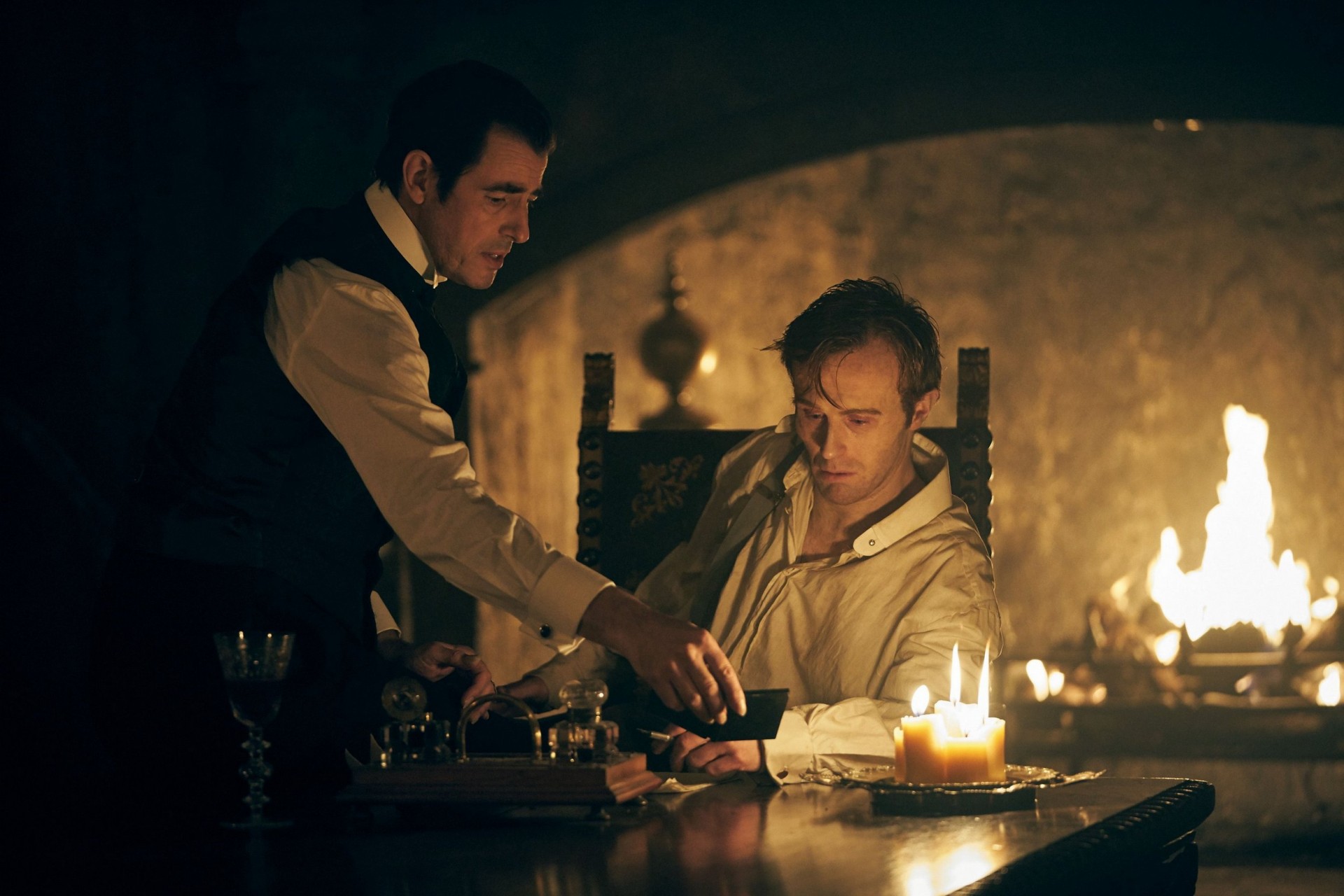 Кадр из фильма Дракула / Dracula (2020)