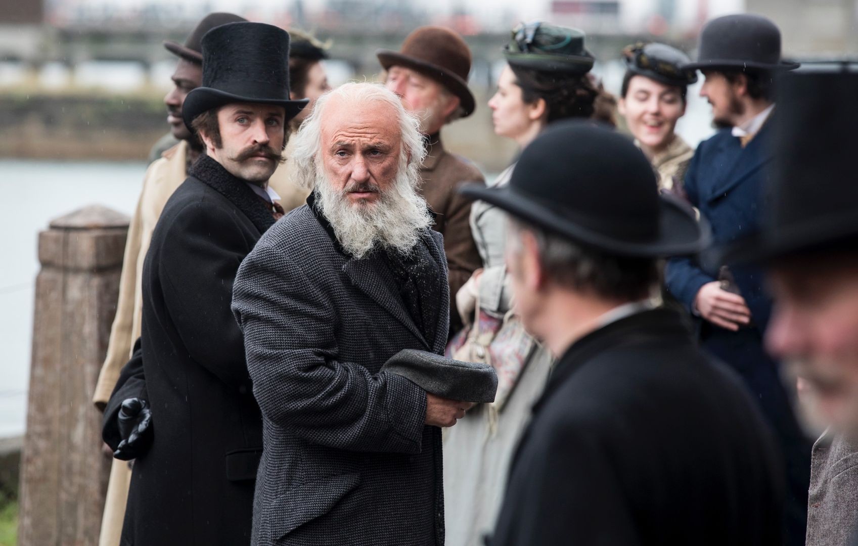 Кадр из фильма Игры разумов / The Professor and the Madman (2019)