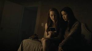 Кадры из фильма Пункт назначения: Смайл / Polaroid (2019)