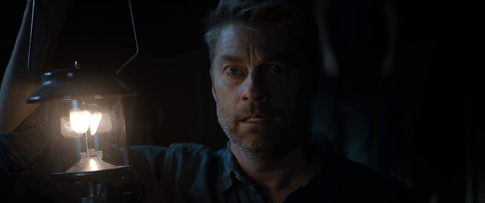 Кадр из фильма Первая ведьма / The Wretched (2019)