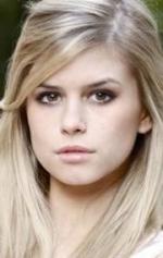 фото Карлсон Янг / Carlson Young