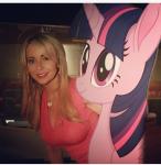 Фотографии с  Тара Стронг / Tara Strong